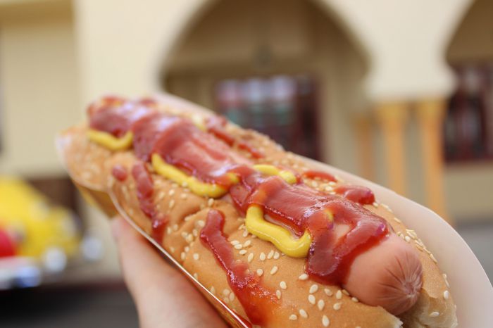 カンボジアで食中毒になる危険性｜ホットドッグが死因の可能性に!?