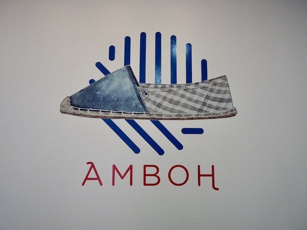 お土産にも最適！ プノンペンのオーダーメイドできるスリッポン屋さん「AMBOH」