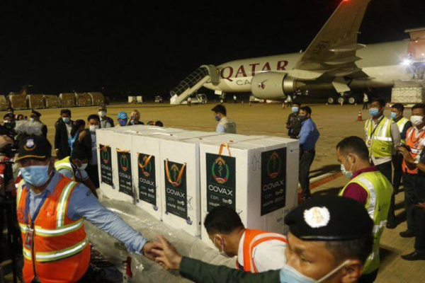 アストラゼネカ製ワクチン、カンボジアに到着
