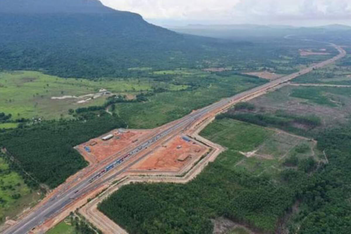プノンペンーシアヌークビル高速道路、開通を9月に延期