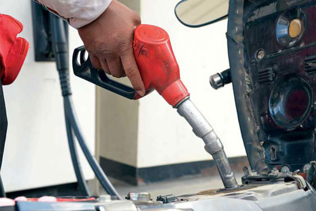 カンボジアのガソリン価格、1日から50リエル値上げ