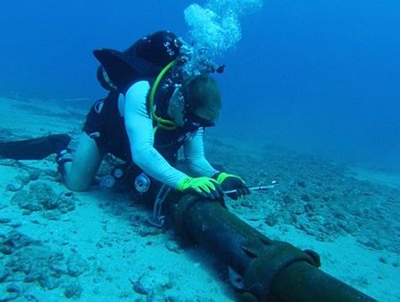 海底ケーブル切断、インターネットアクセスに悪影響