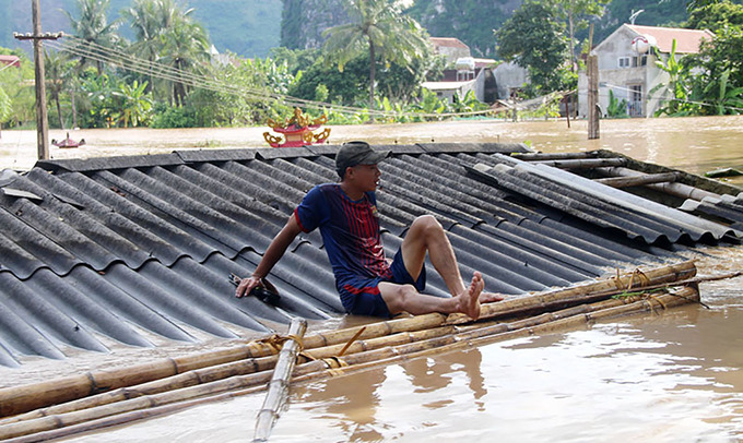豪雨で洪水や地滑り発生、14人死亡か