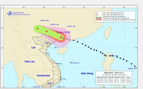 台風マンクット、熱帯低気圧に変化