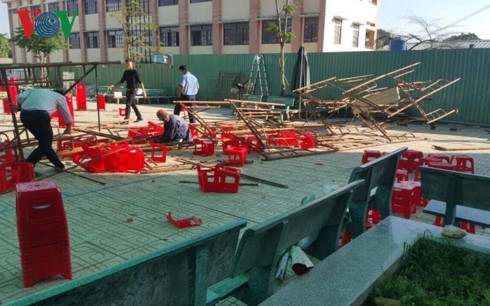 ホーチミン、小学校でステージ崩壊し学生25人負傷