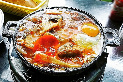 ホーチミンで大人気の鉄板料理とは？