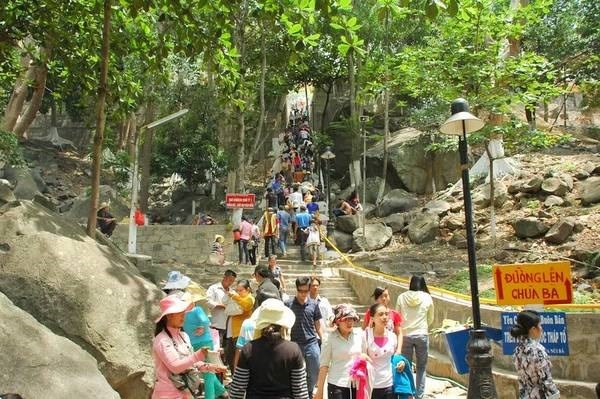 メコンデルタ最高峰バーデン山、観光地化促進へ