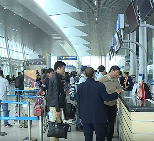 空港職員を暴行、乗客逮捕