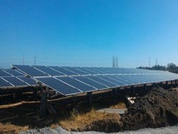 ビン副首相、フジワラ太陽光発電所の稼働式典に出席