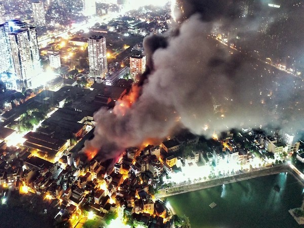 ハノイの電球保管倉庫で火災、在庫の3分の2焼失か