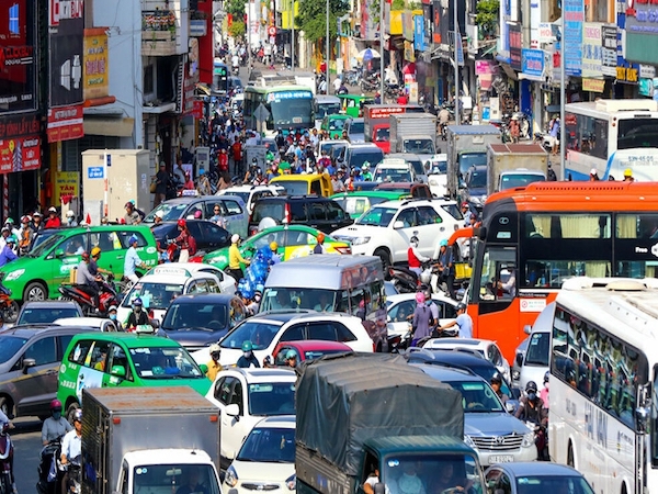 ホーチミン、タンソンニャット空港までの道路幅拡張を計画