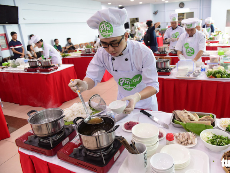 最高のフォー料理人の座をかけて、29人が予選参加