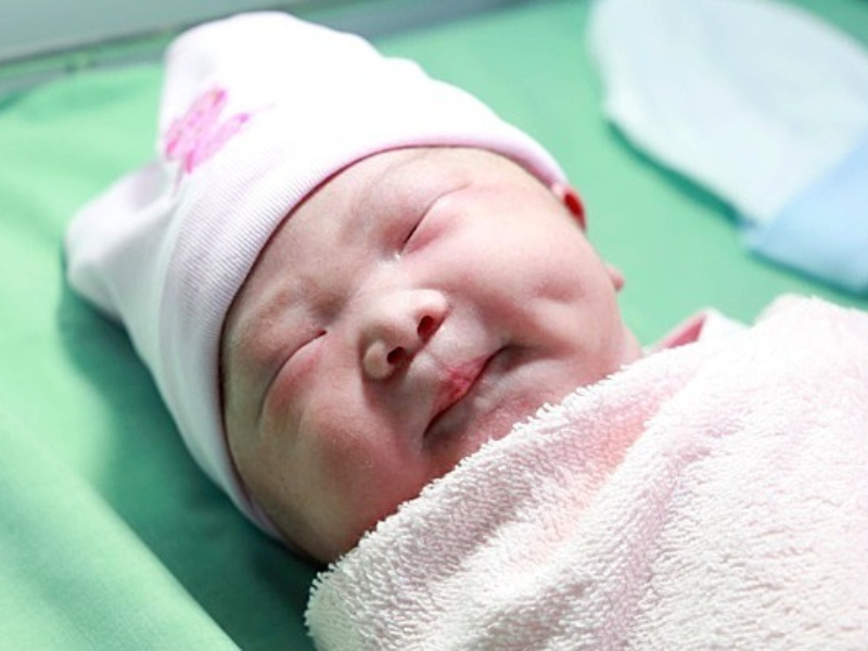 ベトナム、30歳までの結婚と早期出産呼びかける
