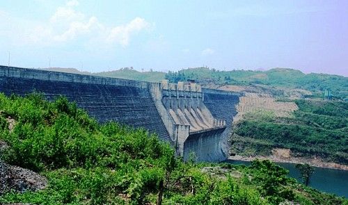 ベトナム中部で1日に２度の地震が発生