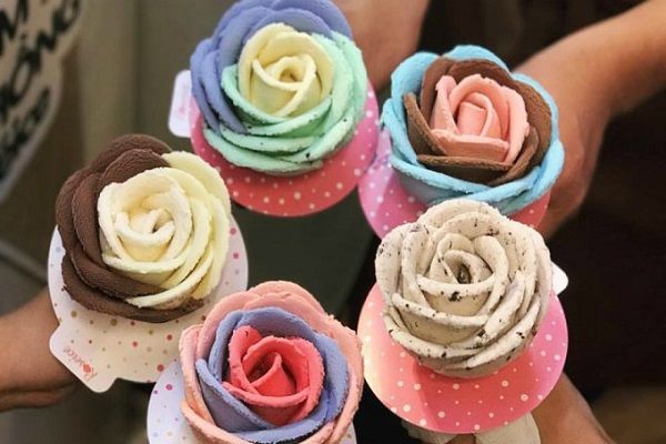 ホーチミン、バラの形をした美しいジェラートが話題に