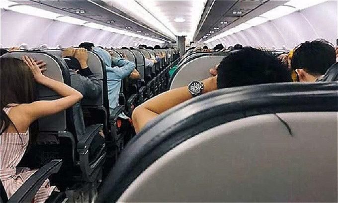 ベトジェット航空緊急着陸、乗客からは悲鳴も