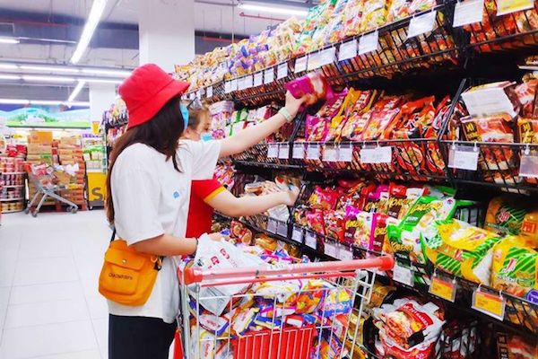 ビンコムプラザのスーパーで販売されていたお菓子類