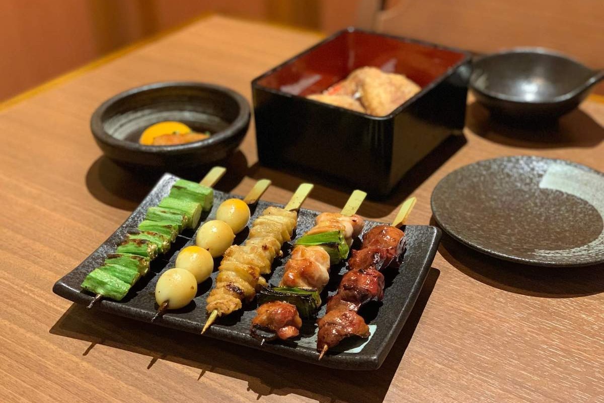 ホーチミンの鳥料理専門店・鳥みつで手羽先や親子丼、焼鳥を食べる！