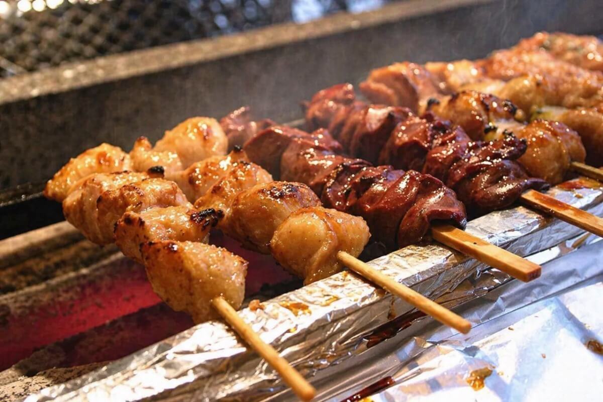 25年3月｜レタントンの焼き鳥専門店「とりきん」｜朝引き鶏を炭火で味わう