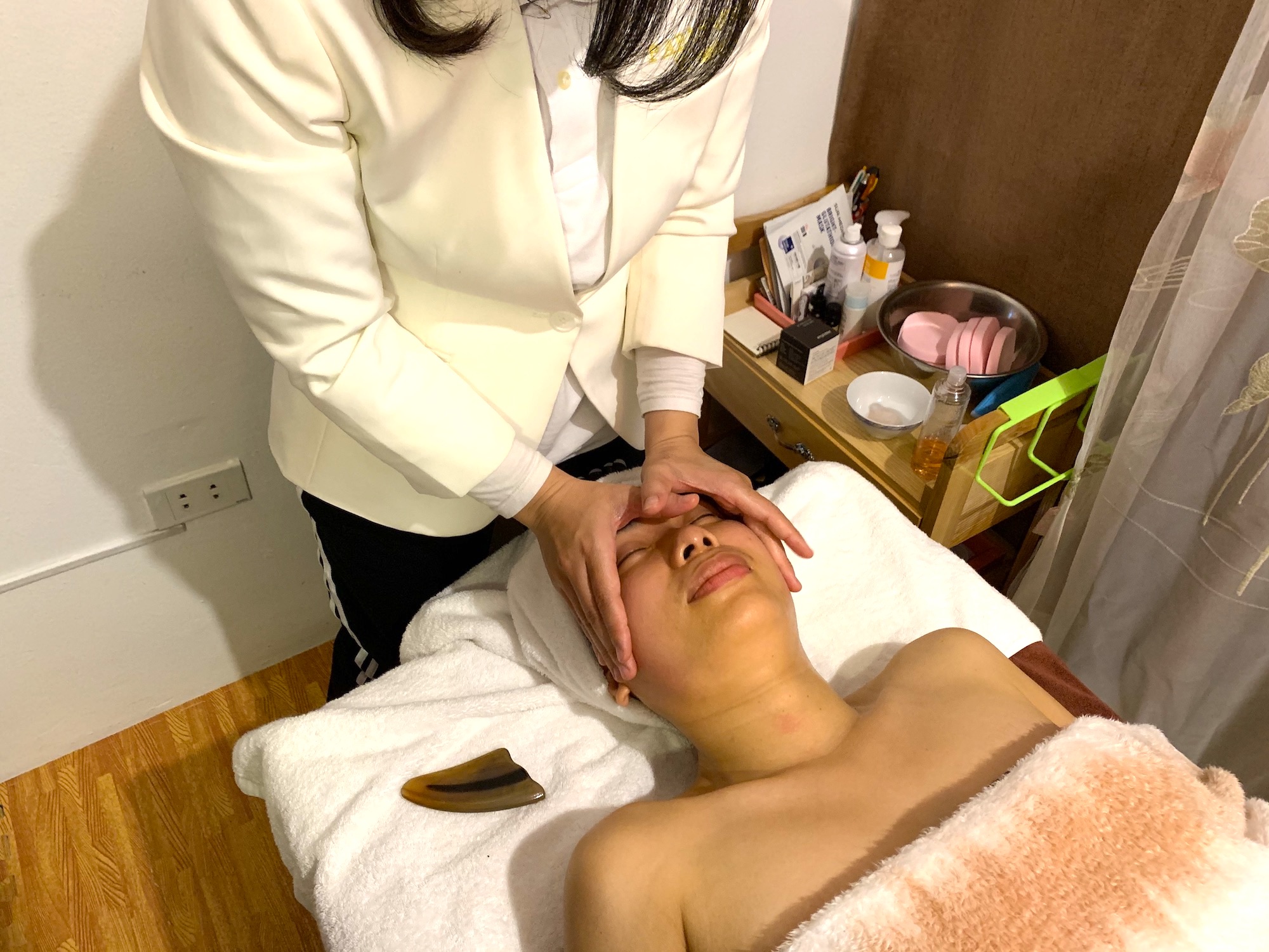 ハノイの美容室「KUKAI」内にある小顔矯正サロン