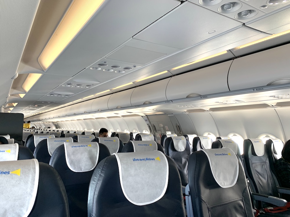 2021年のVietravel Airlines機内の3列3列シート