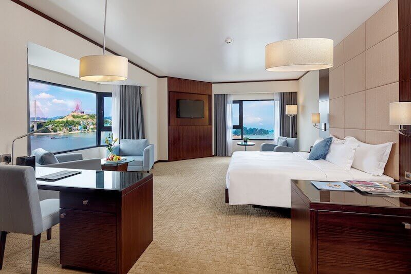 Wyndham Legend Halongのホテル外観
