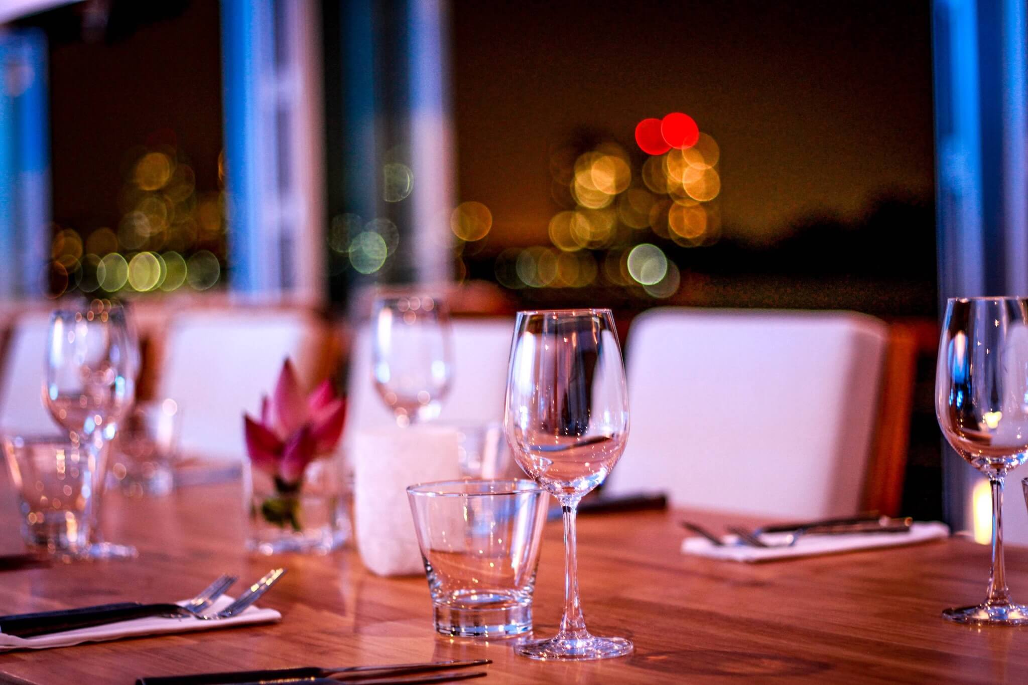 サイゴン川沿いのThe Deck Saigon