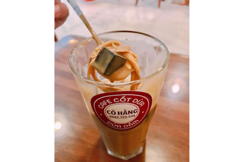 ハイフォンのココナッツミルクコーヒー