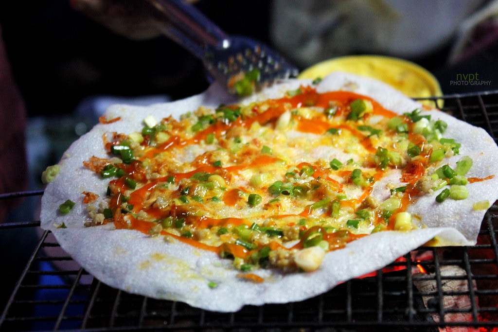 バインチャンヌン 炭火で焼くライスペーパースナック