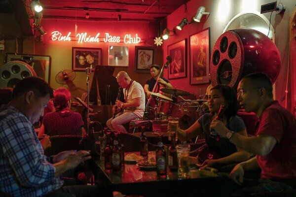 Binh Minh Jazz Club ハノイ ジャズバー 店内