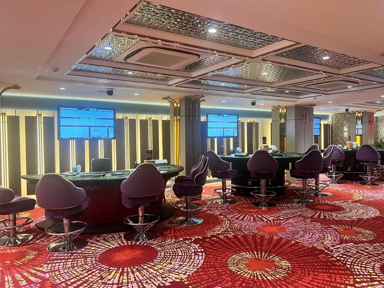 Diamond E-Gaming Club(Ramana Saigon Hotel周辺)