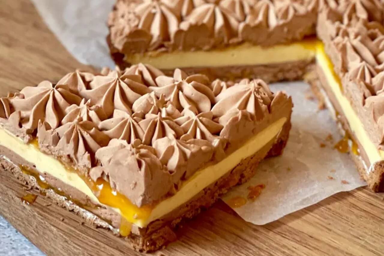 チョコレートパッションフルーツタルト