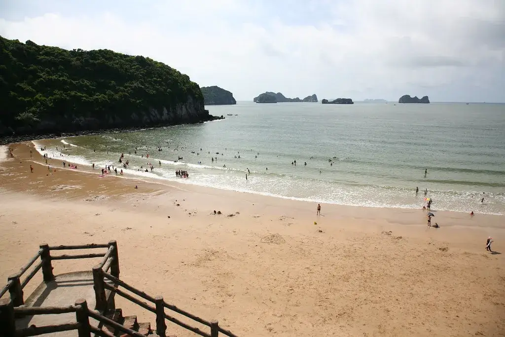 カットバ島・カットコービーチ