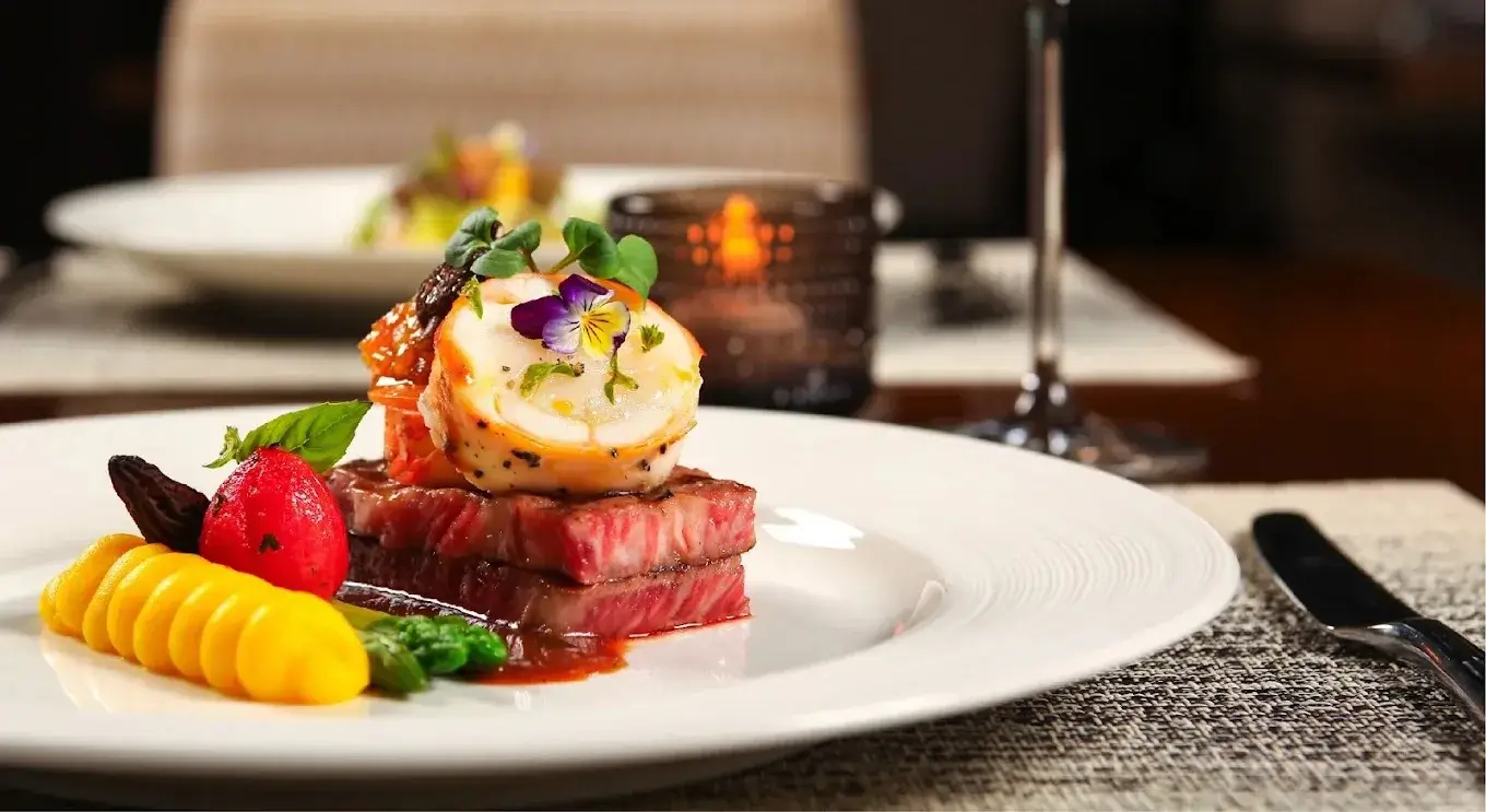 Lotte Hotel HanoiのGrill 63