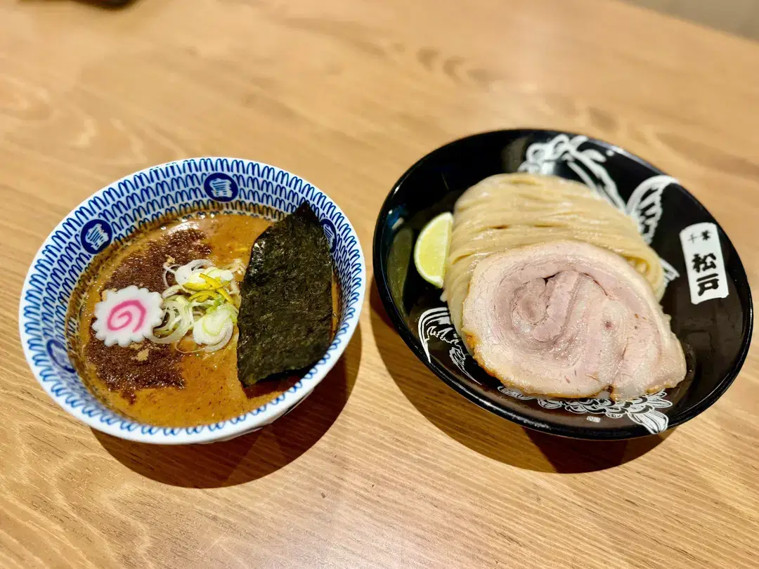 JAPANESE RAMEN TOMITA HANOIの公式ロゴ