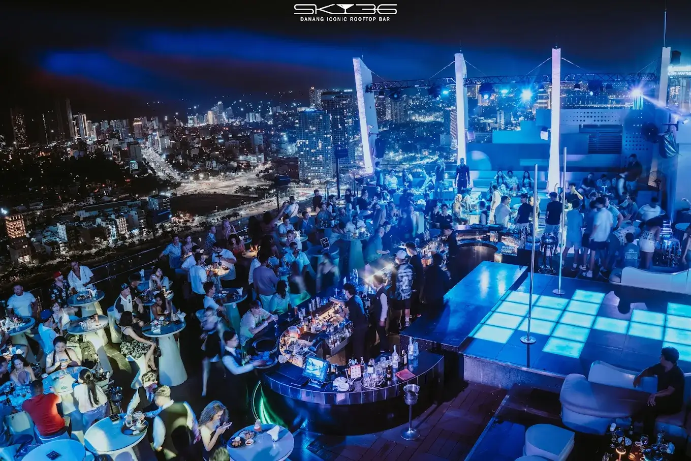 ダナンのルーフトップバーSKY36