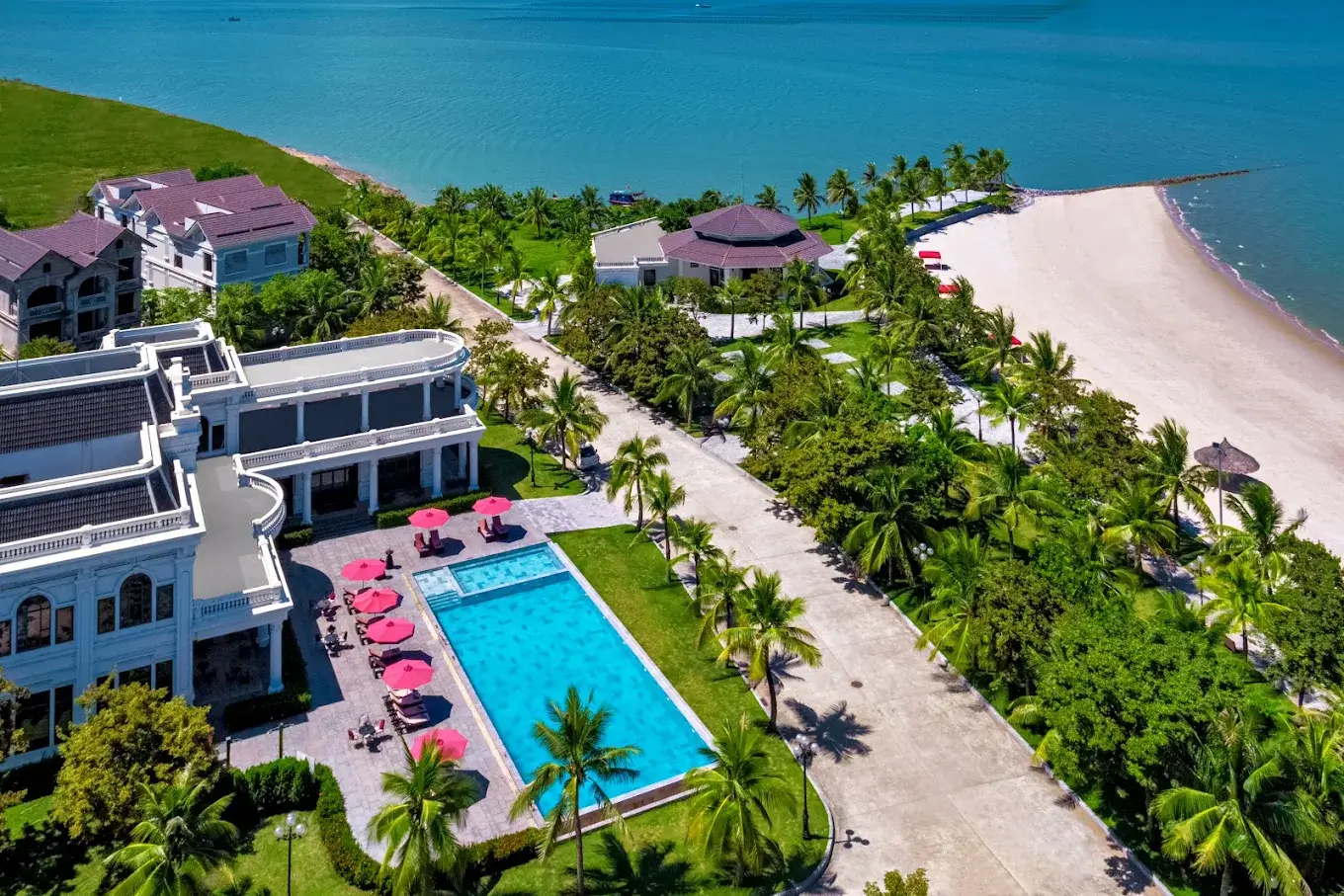 Paradise Suites Hotelのホテル外観