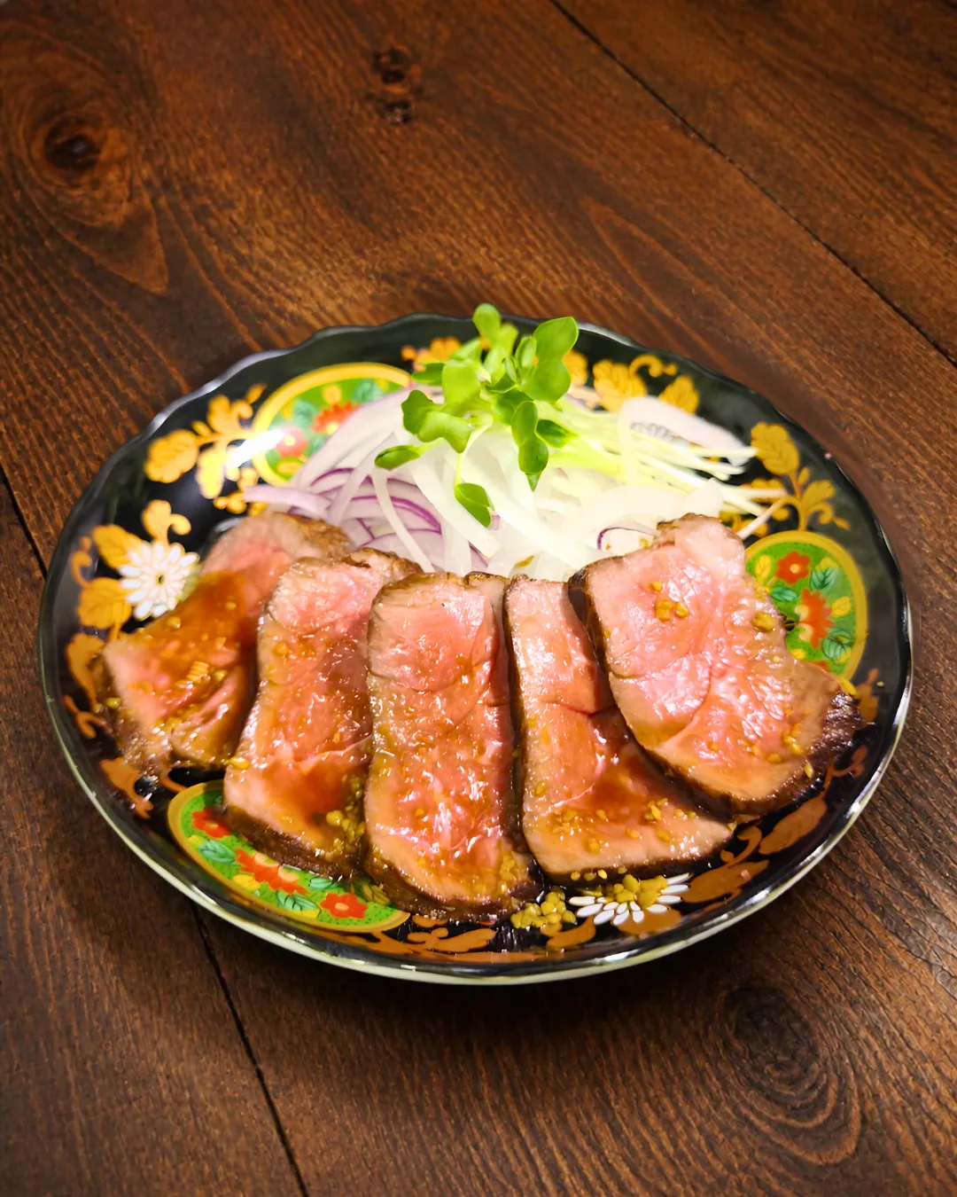 京いちの黒毛和牛モモの炙り わさびソース
