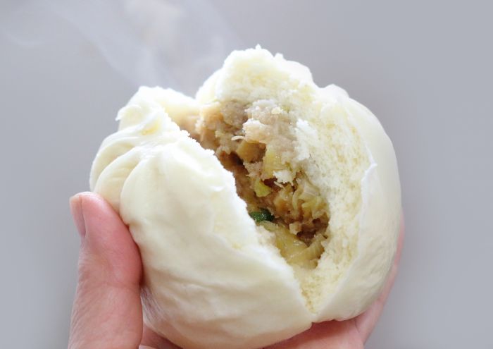 ベトナムの肉まんってどんな味⁇　コンビニやローカルの肉まんを食べ比べ