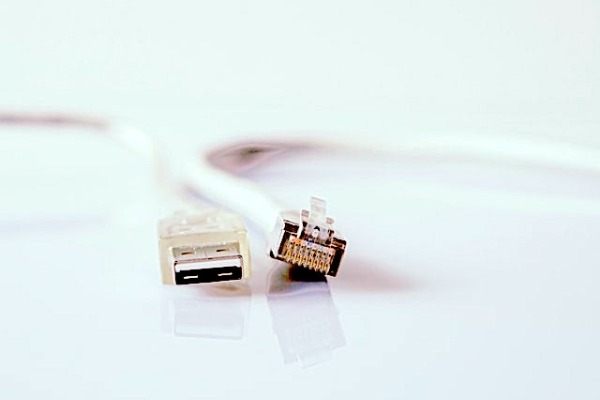 海底ケーブルのネット障害、復旧作業長引く