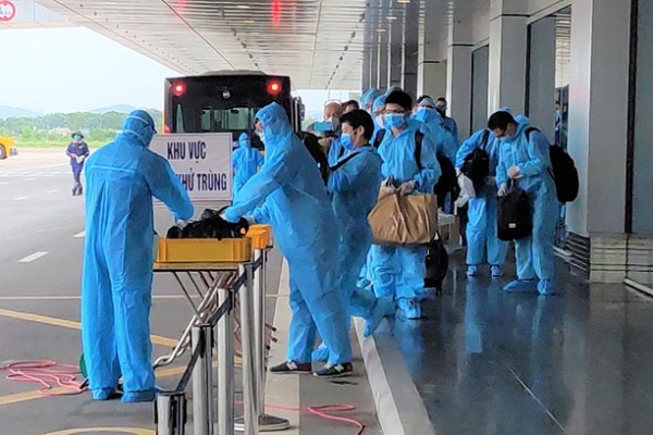 日本人ビジネス関係者ら150人がベトナム入国、臨時便で