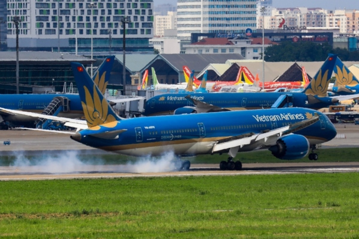 ダナン発の航空便、社会的距離措置を解除