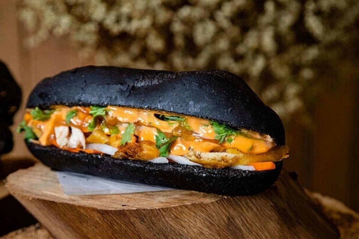 ベトナムで黒い食べ物が話題に、バインミーやアイス、月餅など