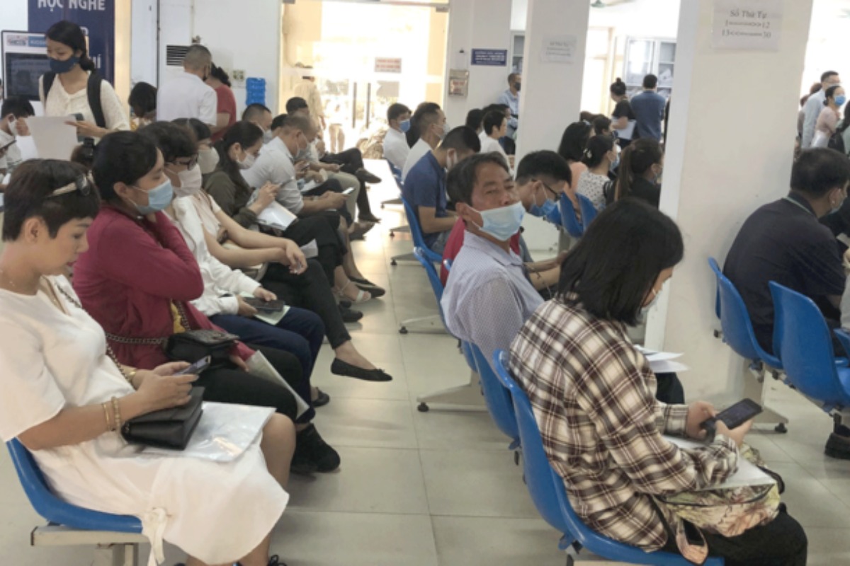 コロナで収入減、ベトナムでは2200万人　失業者120万人