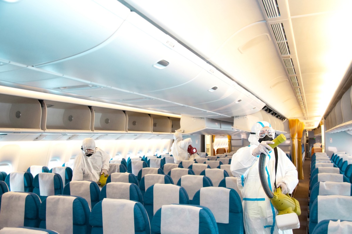 飛行機でのマスク未着用、最大約1.5万円の罰金に　航空局が発表