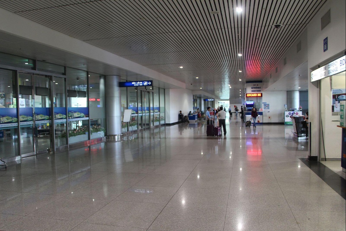 タンソンニャット国際空港の職員がコロナ感染