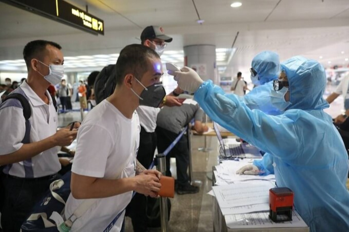 ホーチミン：空港職員・隔離施設職員へのワクチン接種要請