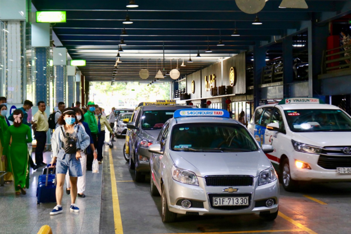 タンソンニャット空港、配車アプリ専用車線を新設へ　利便性向上期待