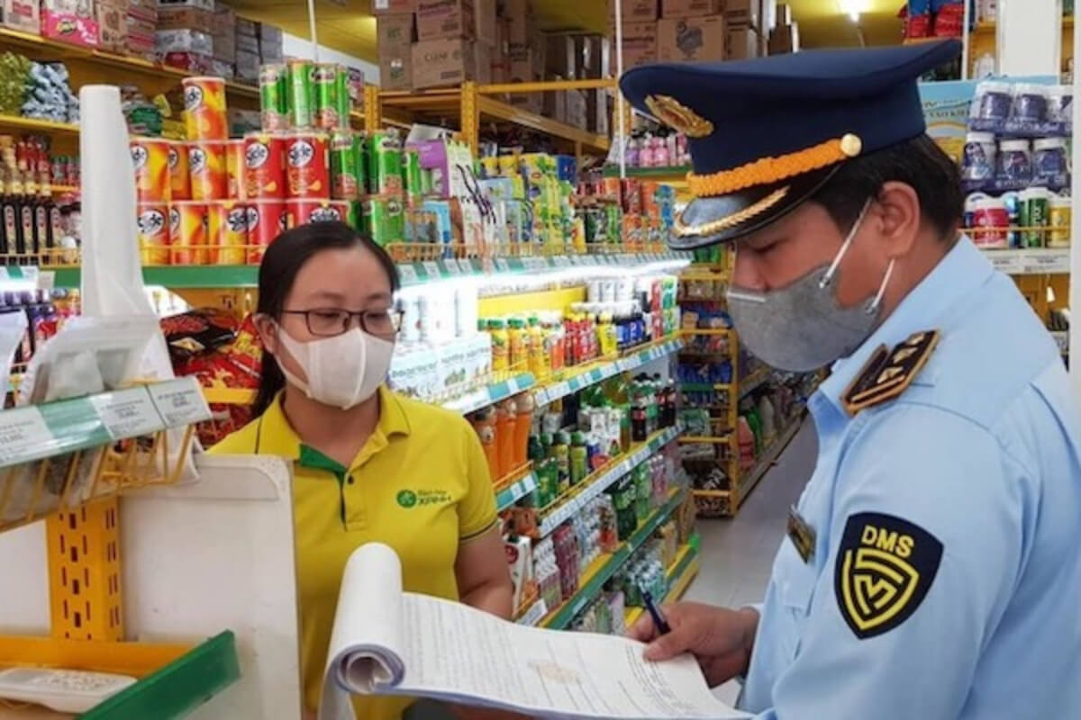 バックホアサインが不当な値上げ、2店舗に罰金