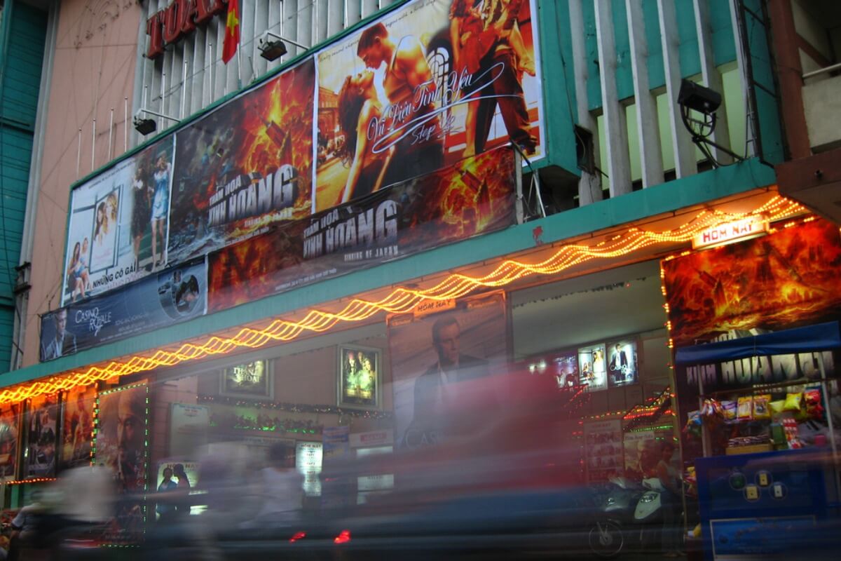 ホーチミン：マッサージ、バー、映画館などの営業再開を許可